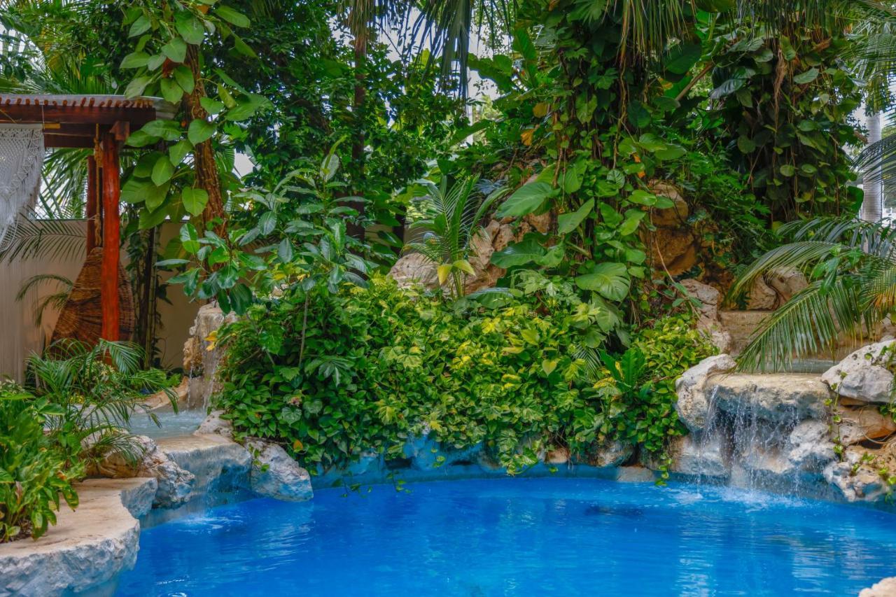 Hotel Hulku Плая дел Кармен Екстериор снимка